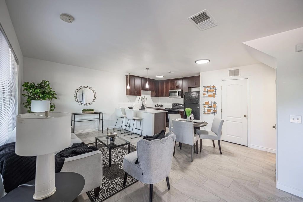 Photo of 217 Westlake Dr #6, San Marcos, CA 92069 (MLS # 250035428)