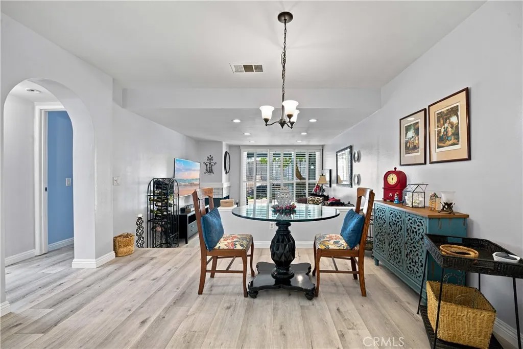 25697 Pine Creek