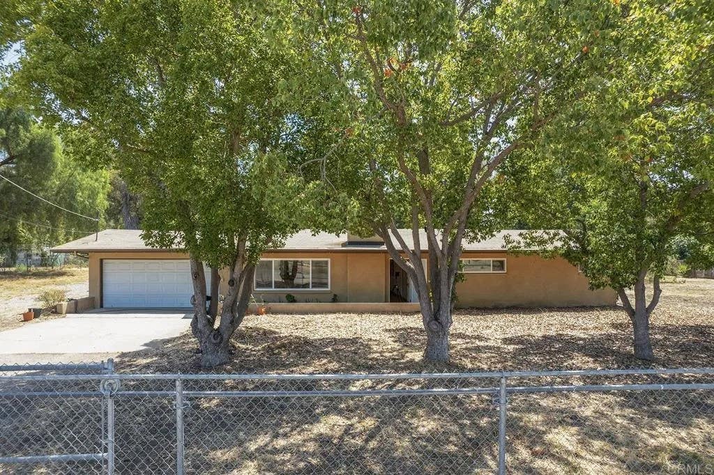 Photo of 14135 York Avenue, Poway, CA 92064 (MLS # PTP2605748)