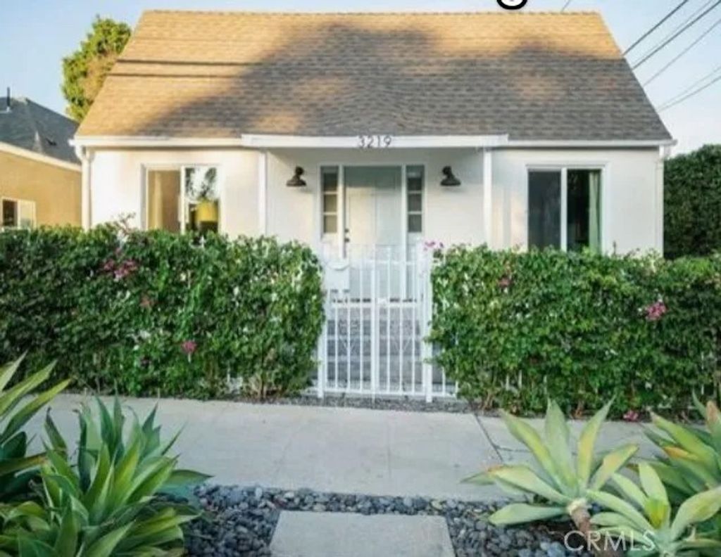 Photo of 3219 marathon Street, Los Angeles, CA 90026 (MLS # IV26075592)