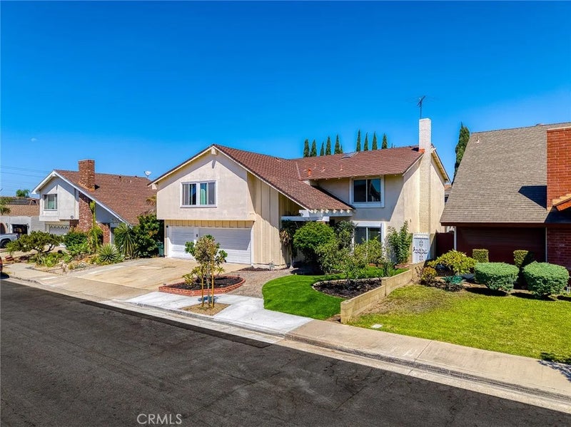 6053 Lawrence