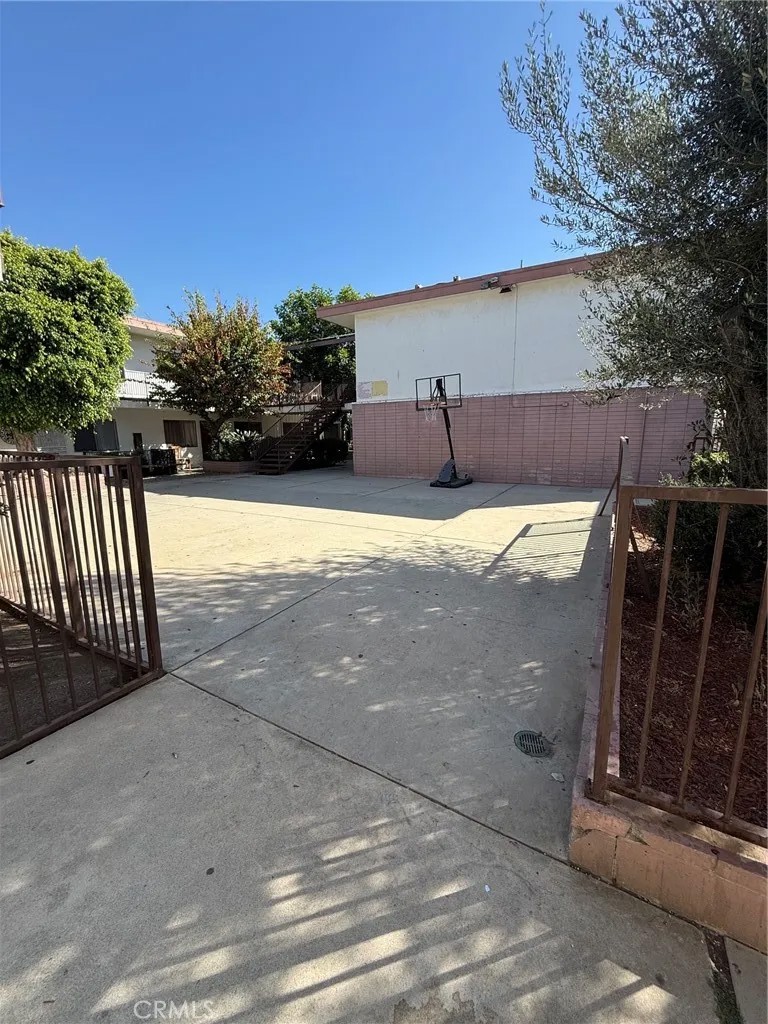 13040 Dronfield Ave 1