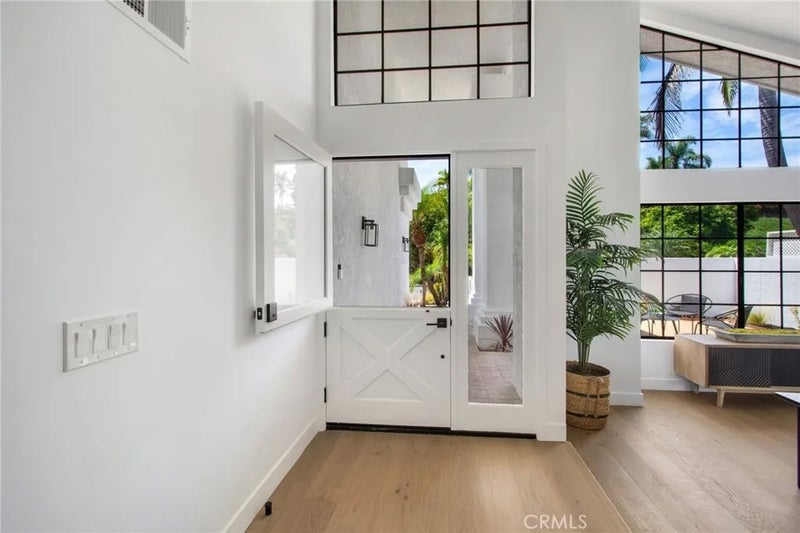 3000 Calle Grande Vista