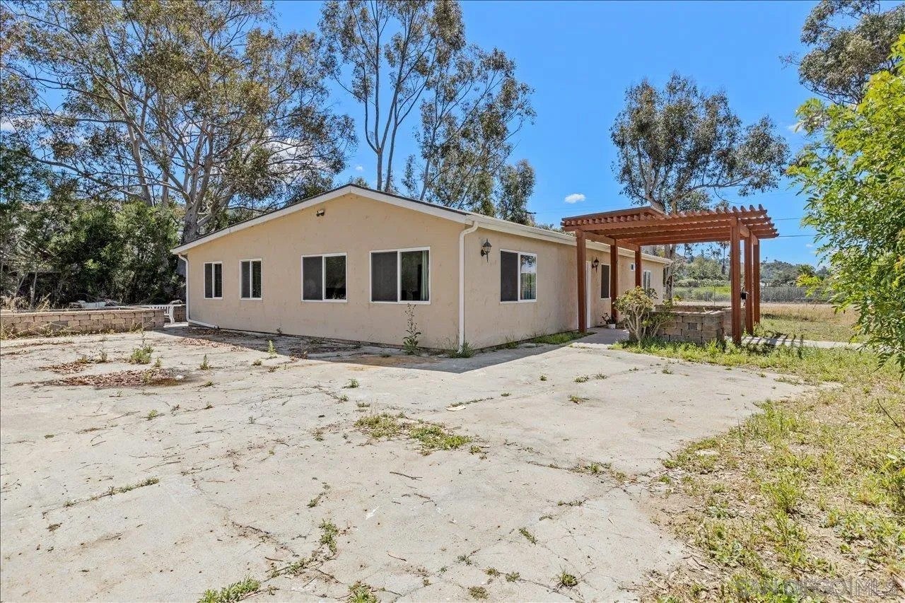 5461 Rainbow Creek