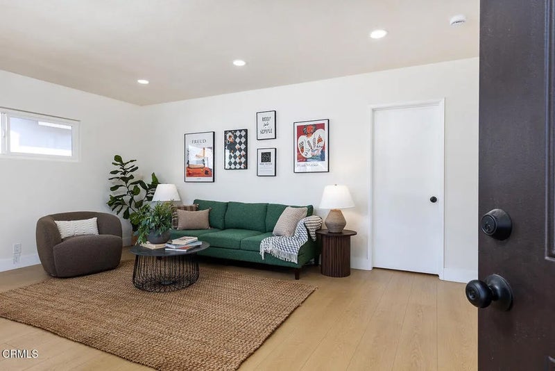 2211 Casitas Avenue