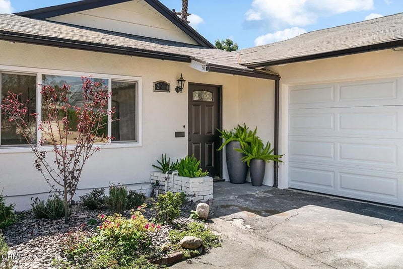 2211 Casitas Avenue