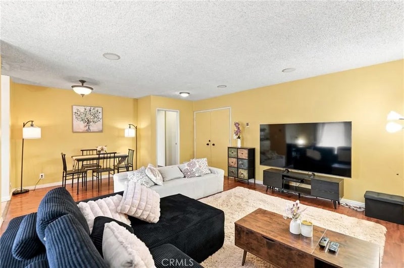 5625 Windsor Way 211