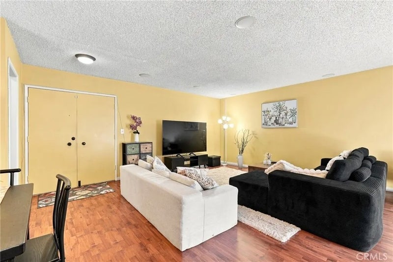 5625 Windsor Way 211