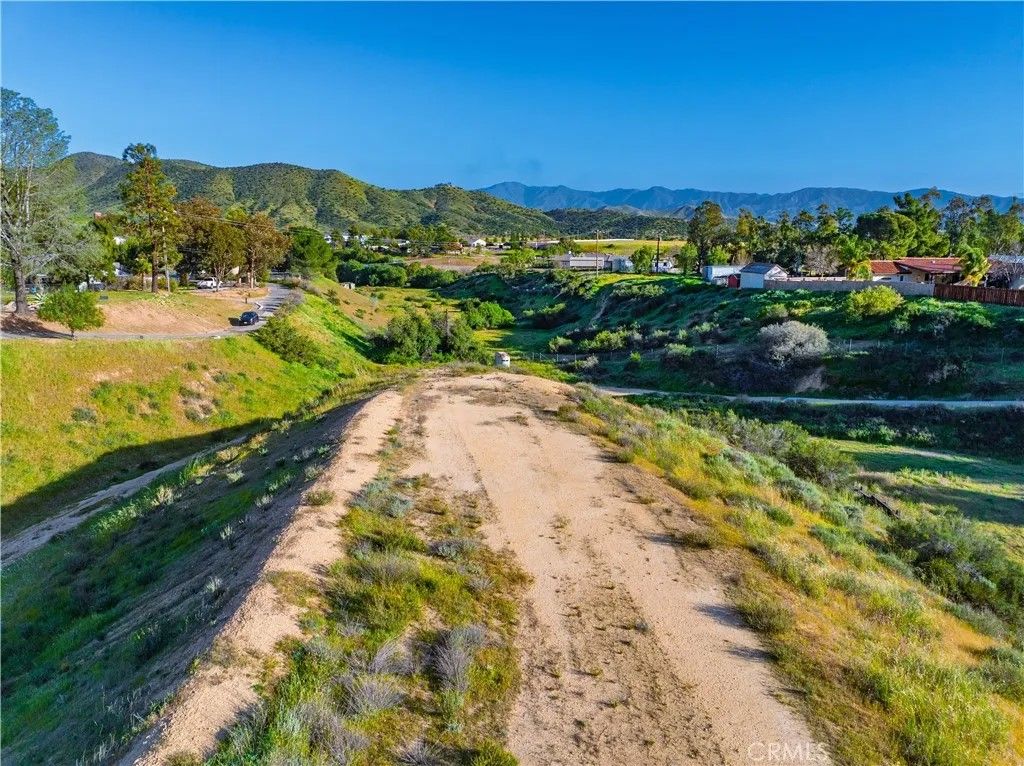 Photo of 1 Agua Dulce Canyon, Agua Dulce, CA 91350 (MLS # CV26057466)