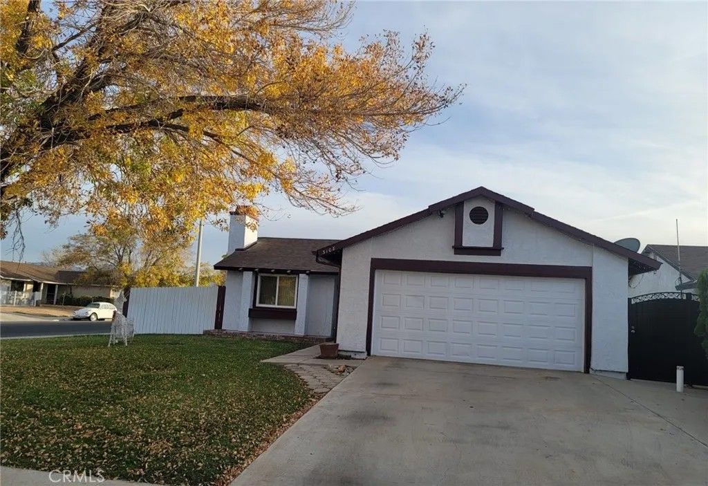 Photo of 3108 E Avenue R4, Palmdale, CA 93550 (MLS # SR26023774)