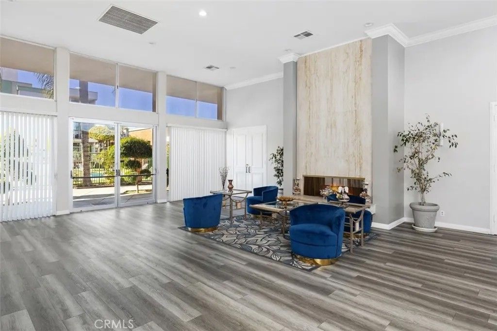 Photo of 5301 Balboa Boulevard #5B, Encino, CA 91316 (MLS # SR25273771)