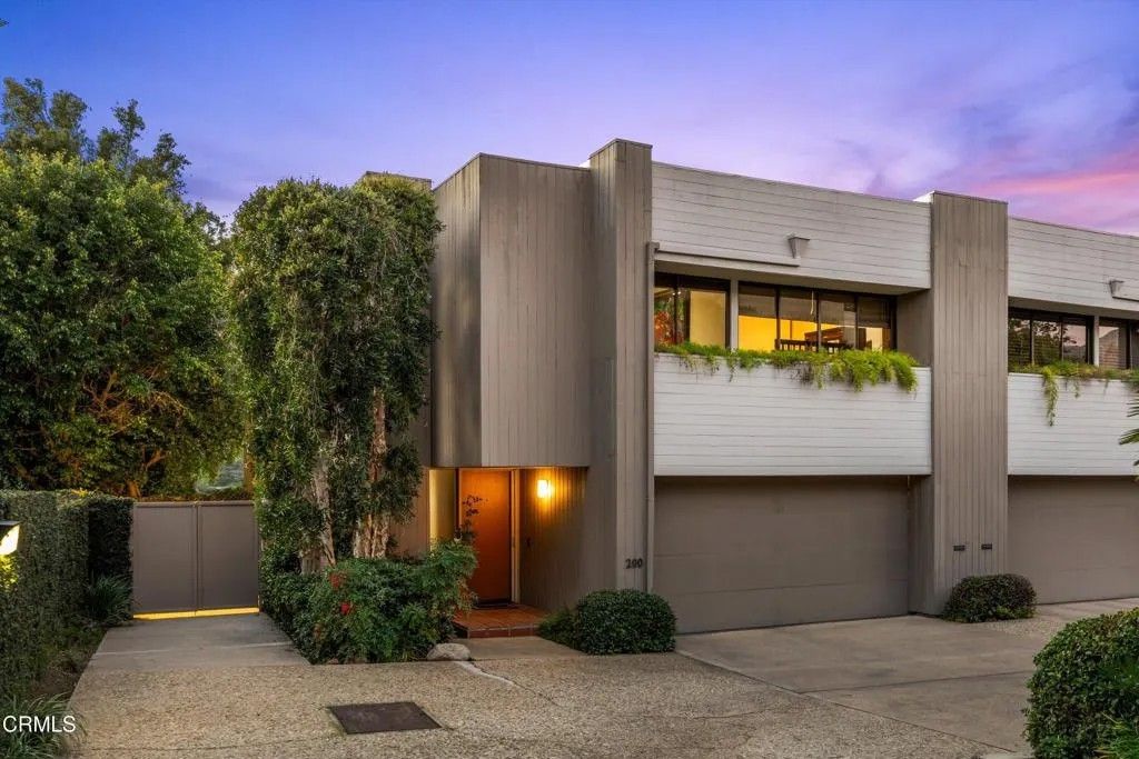 Photo of 200 Arroyo Terrace, Pasadena, CA 91103 (MLS # P1-25534)