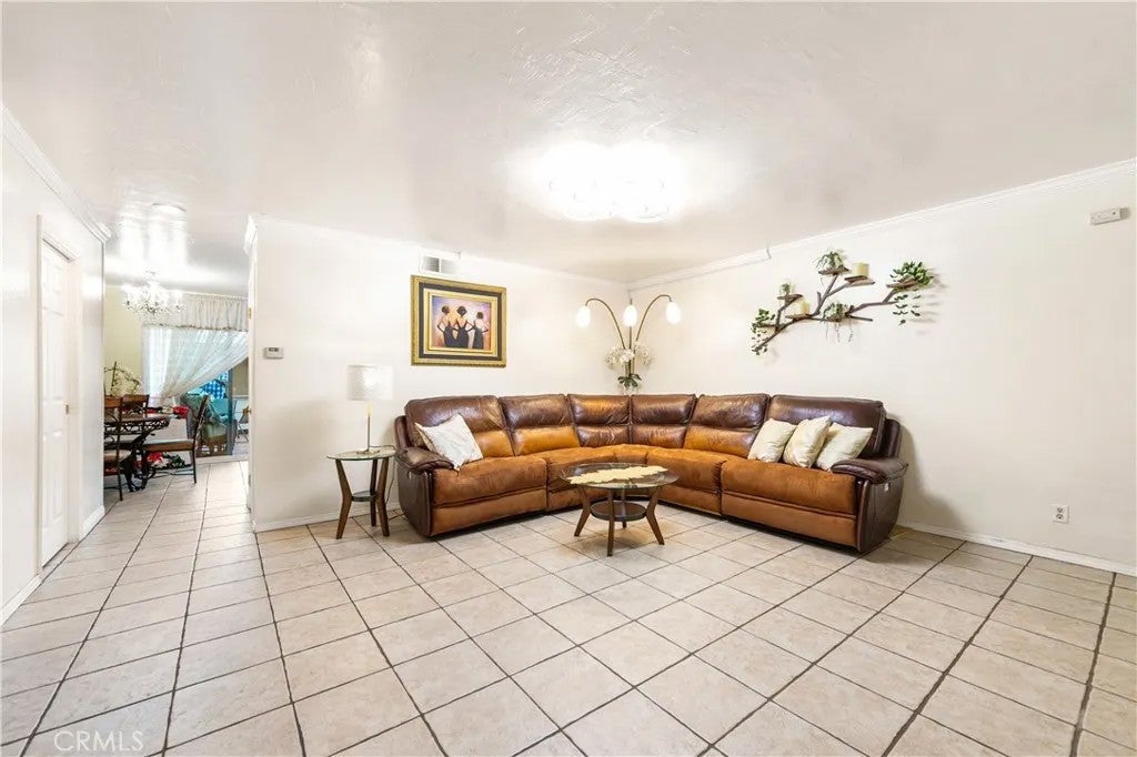 14344 Foothill 501
