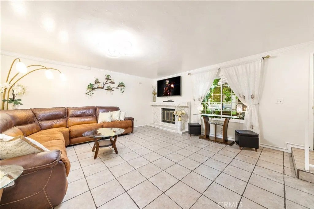 14344 Foothill 501