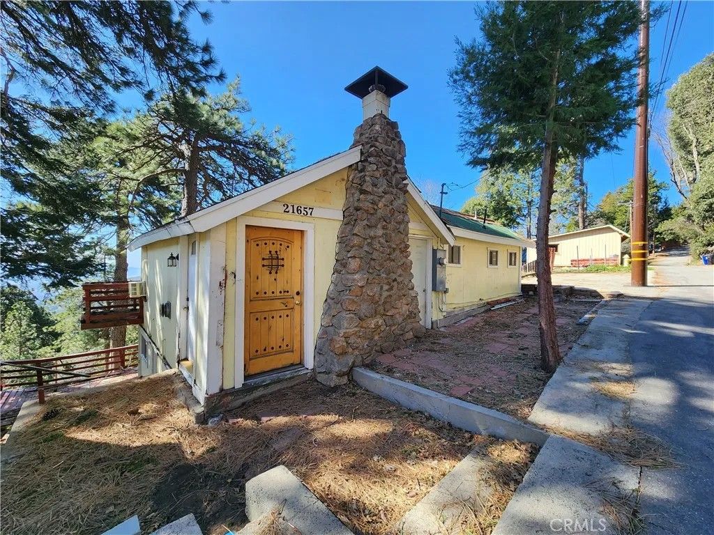 Photo of 21657 Vista Road, Cedarpines Park, CA 92322 (MLS # IG26021868)