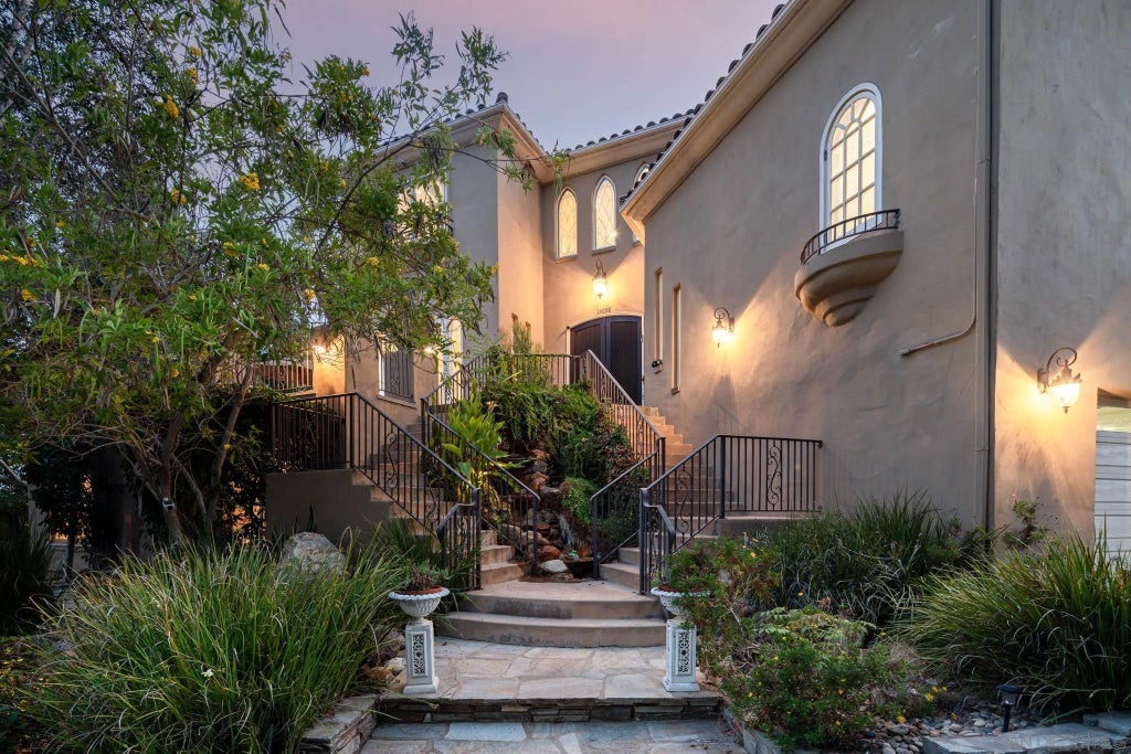 Photo of 14858 Las Mananas, Rancho Santa Fe, CA 92067 (MLS # 260021238)