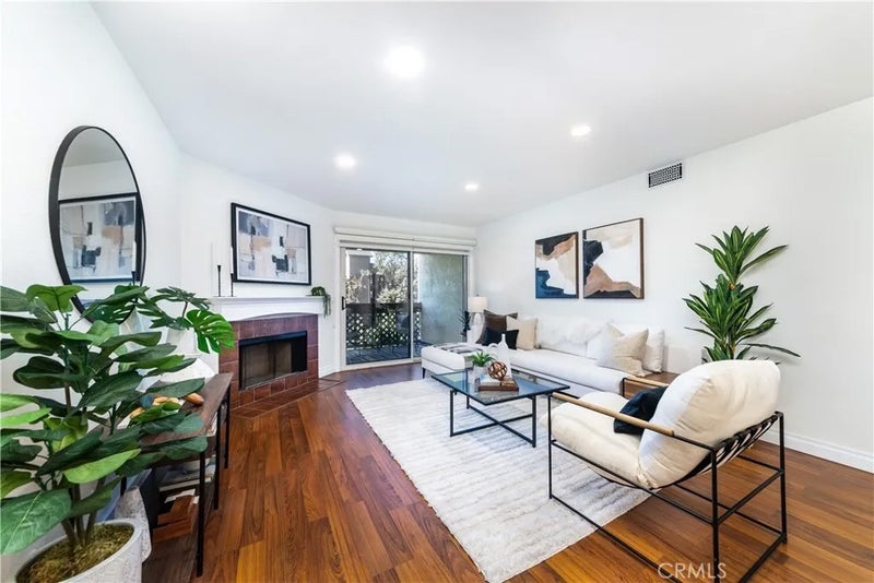 950 Main 202