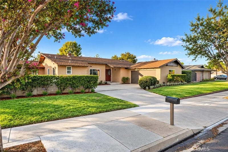 3412 N San Joaquin