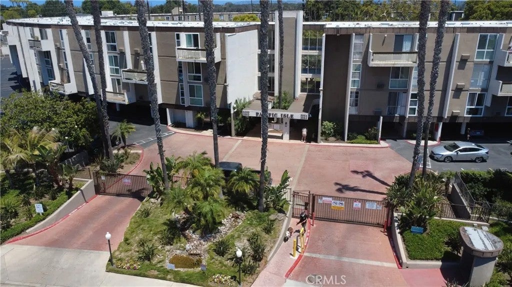 3050 Rue Dorleans 274