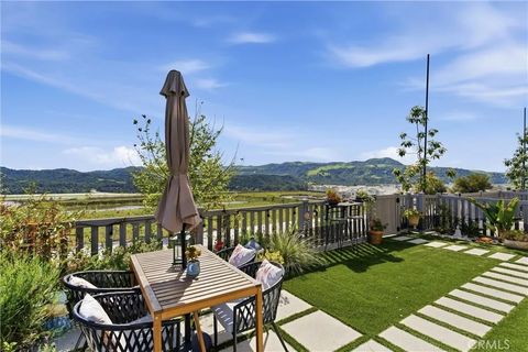 Photo of 116 Sunstone Place, Rancho Mission Viejo, CA 92694 (MLS # SB26051521)