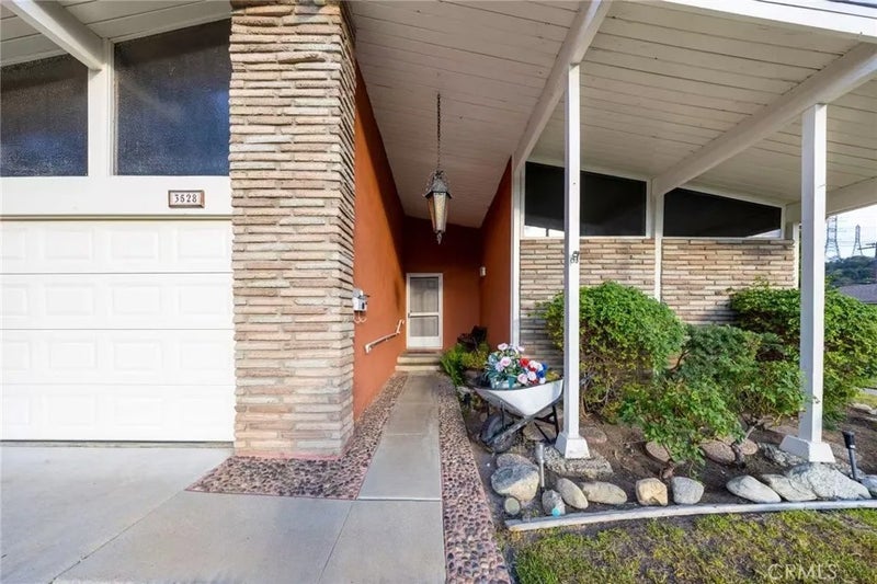 3528 Castle Rock Road