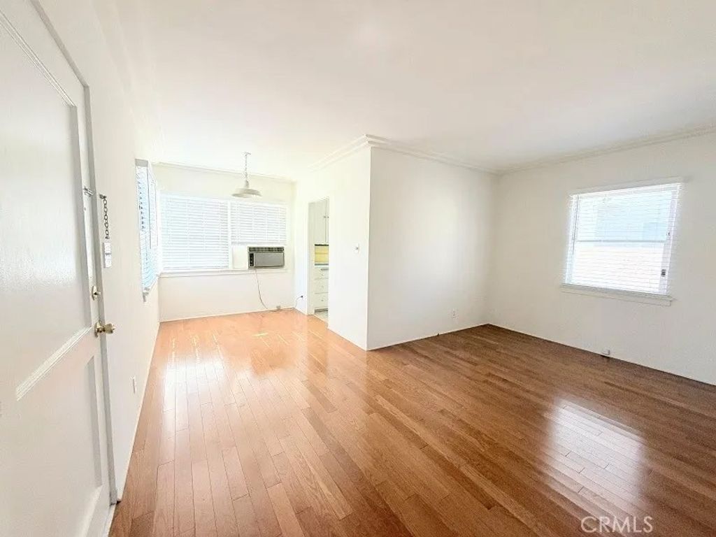 Photo of 141 N Kenwood Street #B, Burbank, CA 91505 (MLS # BB26083898)