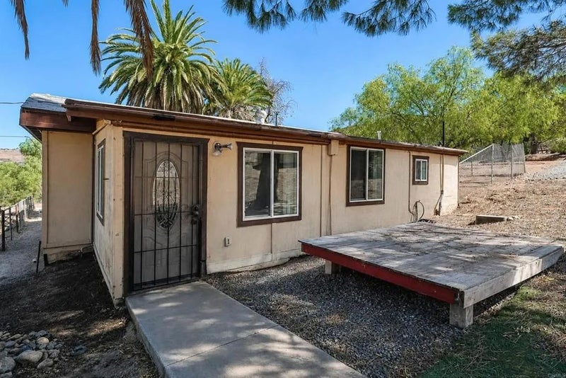 1698 Griffith Road