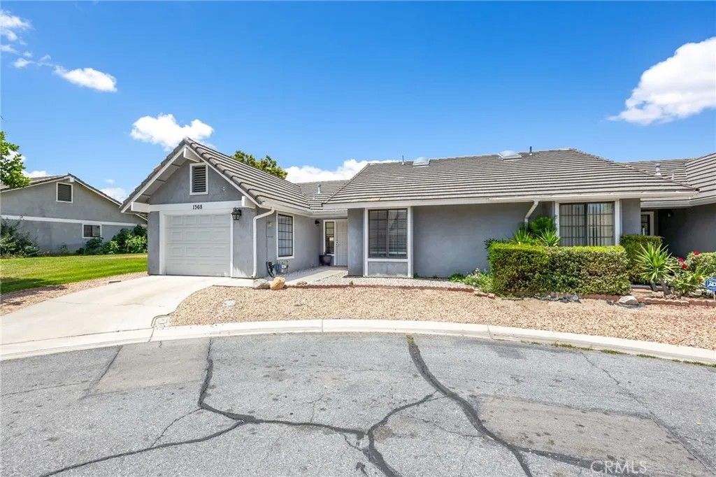 Photo of 1368 Randolph CIR, San Jacinto, CA 92583 (MLS # SW26117074)
