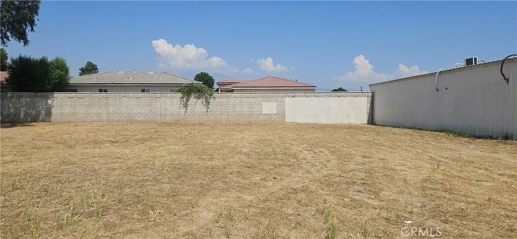 Photo of 637 S San Jacinto Ave, San Jacinto, CA 92583 (MLS # IV25223779)