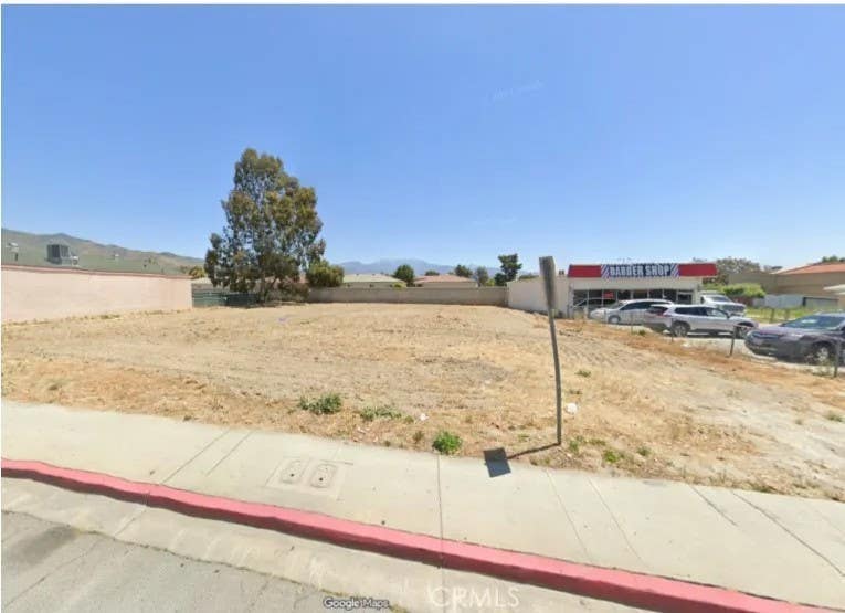 Photo of 637 S San Jacinto Ave, San Jacinto, CA 92583 (MLS # IV25223779)