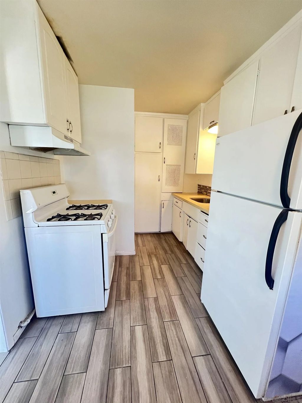 Photo of 4064 Oakcrest Dr, San Diego, CA 92105 (MLS # 260007261)