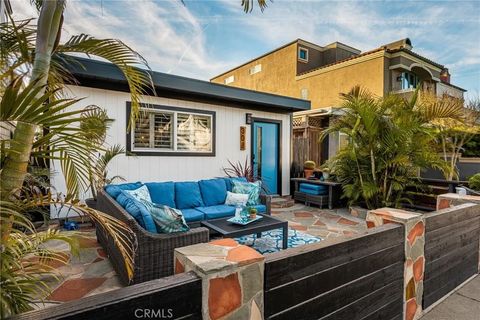 Photo of 308 12th St, Huntington Beach, CA 92648 (MLS # OC26045535)