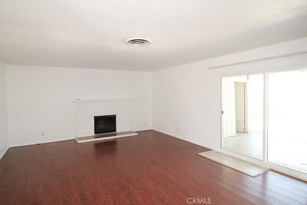25626 Eaton