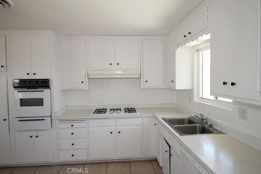 25626 Eaton
