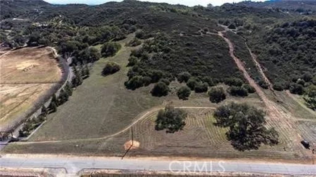 Photo of 1234 Tenaja Road, Murrieta, CA 92562 (MLS # SW25001649)