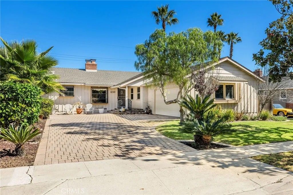 Photo of 5109 Paseo Del Pavon, Torrance, CA 90505 (MLS # SB25241441)