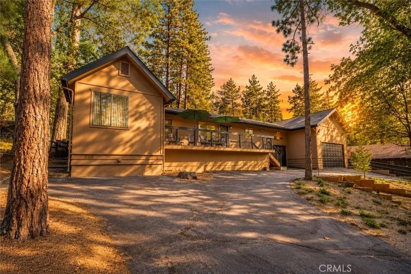25220 Rim Rock