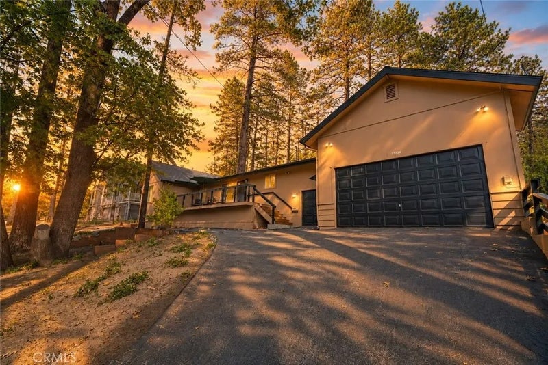 25220 Rim Rock