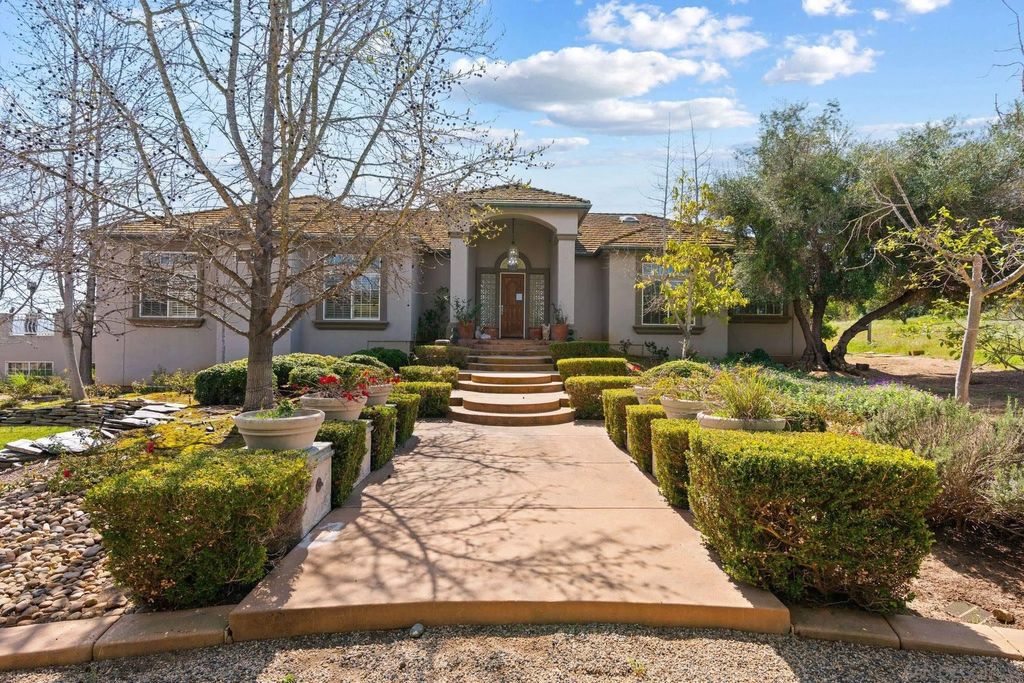 Photo of 1035 Sleeping Indian, Oceanside, CA 92057 (MLS # 260005620)