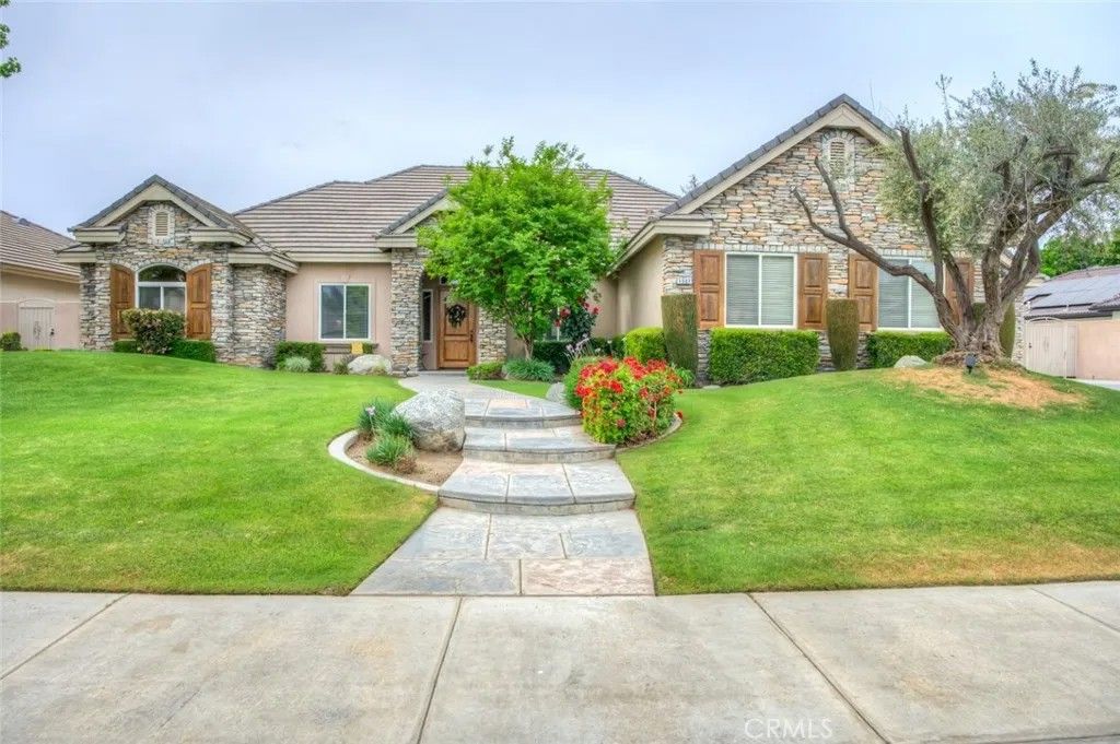 Photo of 1507 Cromerton Pl, Bakersfield, CA 93311 (MLS # NS26070766)