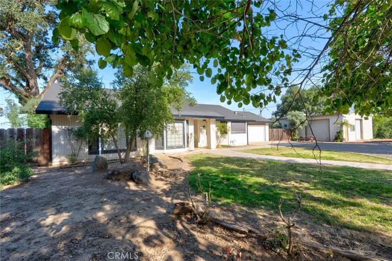 3289 Fresno