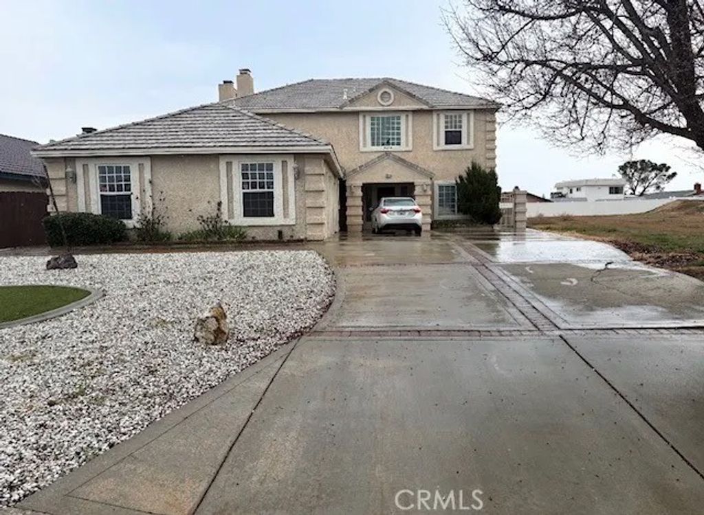 Photo of 13185 Meteor Dr, Victorville, CA 92395 (MLS # DW26037745)