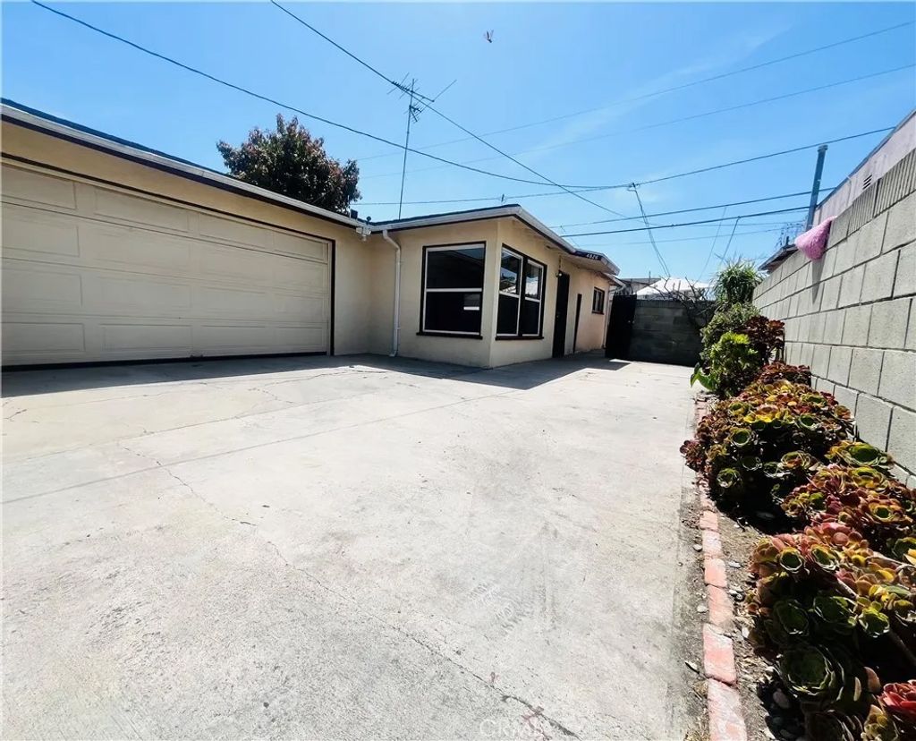 Photo of 4824 W 117th St, Hawthorne, CA 90250 (MLS # PW26076513)