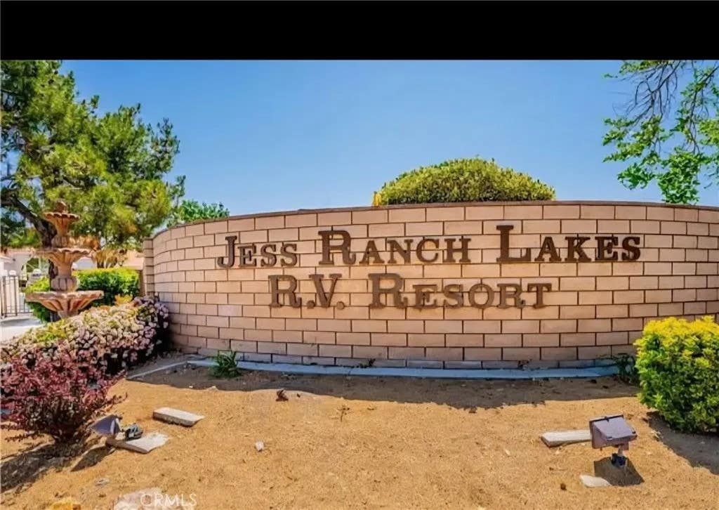 Photo of 11570 Wedgewood Dr, Apple Valley, CA 92308 (MLS # IV26173458)
