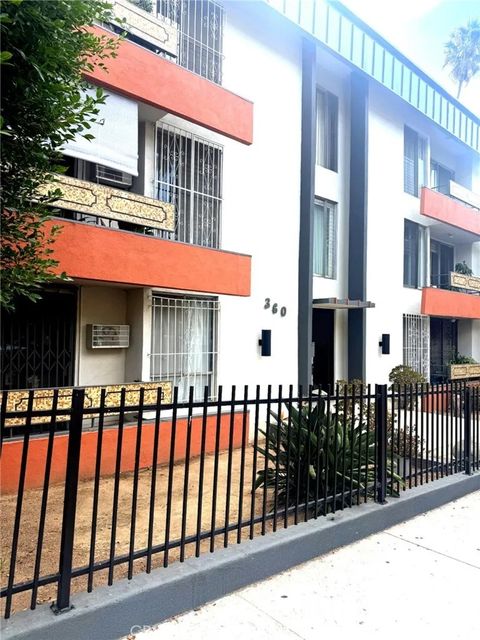 Photo of 360 S Kenmore Ave #302, Los Angeles, CA 90020 (MLS # PW25244979)