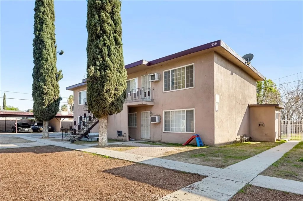 1721 N Fairfax Drive
