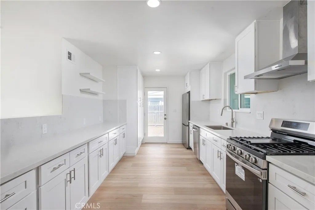 Photo of 1608 Alviso St, Simi Valley, CA 93065 (MLS # SR26061751)