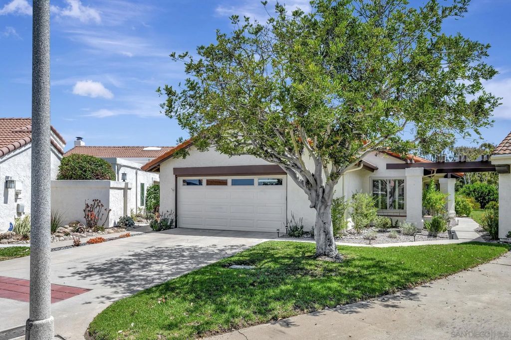 Photo of 12880 Circulo Dardo, San Diego, CA 92128 (MLS # 250044974)