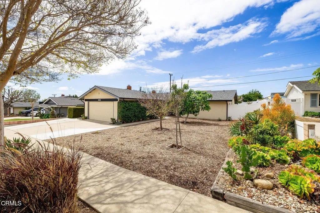 Photo of 123 Pajaro Avenue, Ventura, CA 93004 (MLS # V1-35579)