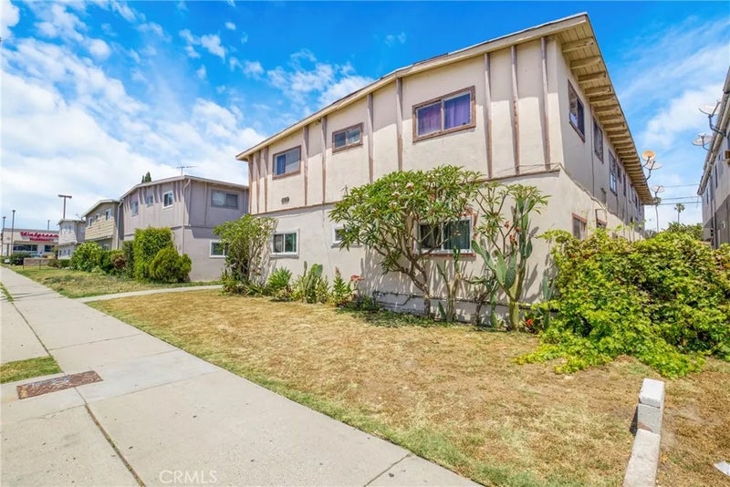 1625 Lomita